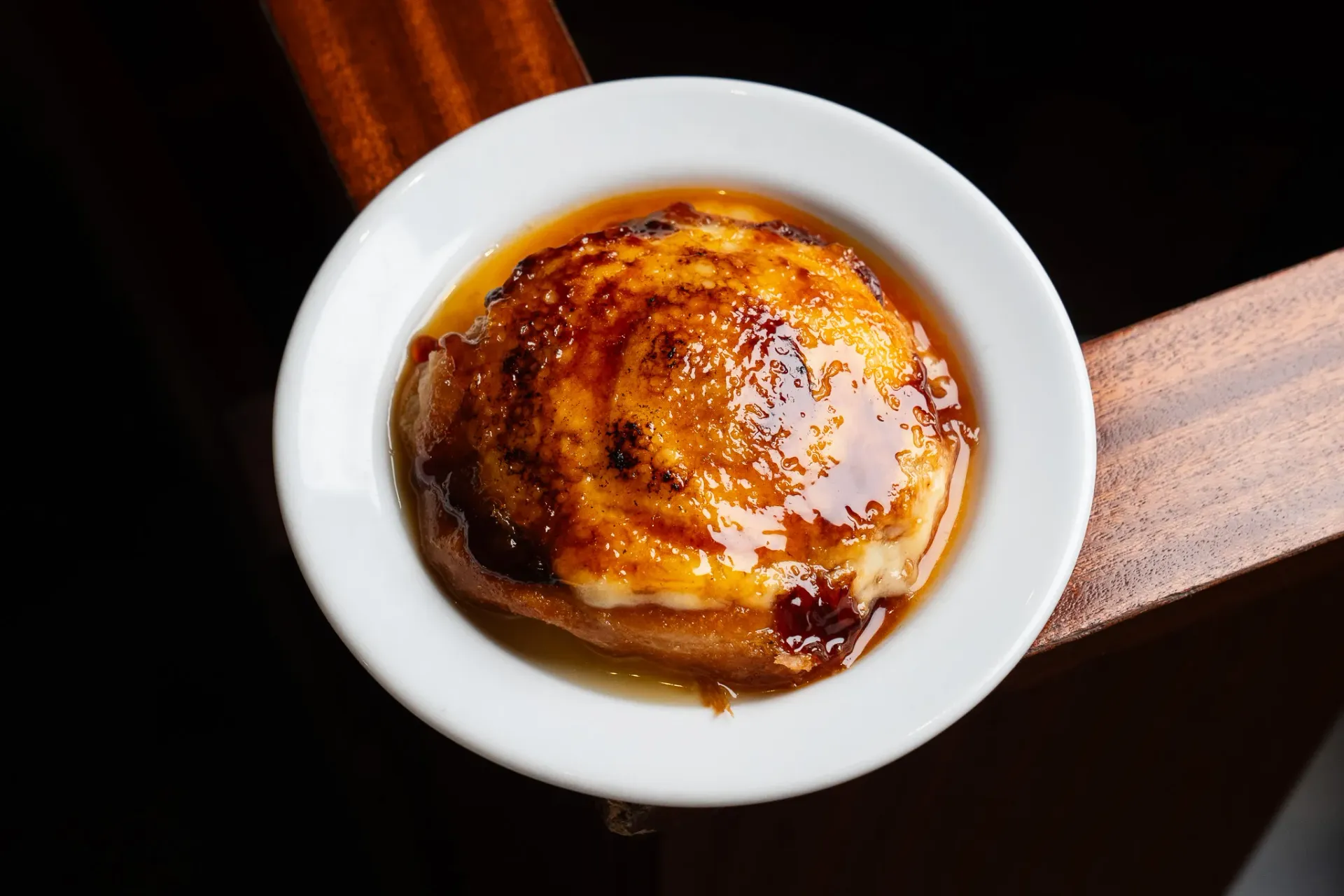 Ensaimada con crema quemada